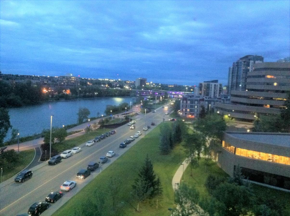 Amicable, Cozy, High Speed Internet, Sleeps 2 Riverview Downtown Apartment Calgary Exterior photo